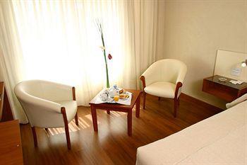 Hotel Quorum Golf, Tenis & Spa Córdoba Kültér fotó